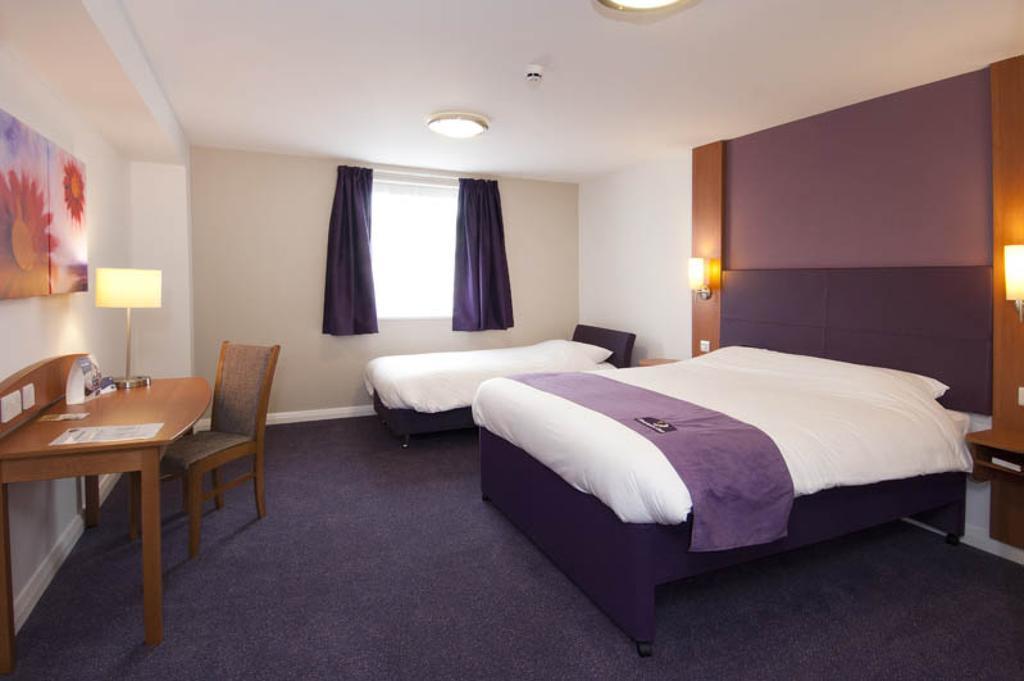 Premier Inn Newcastle City Centre Millennium Bridge Стая снимка