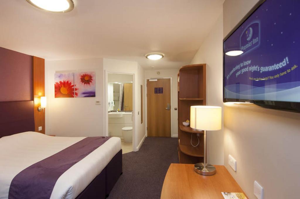 Premier Inn Newcastle City Centre Millennium Bridge Екстериор снимка