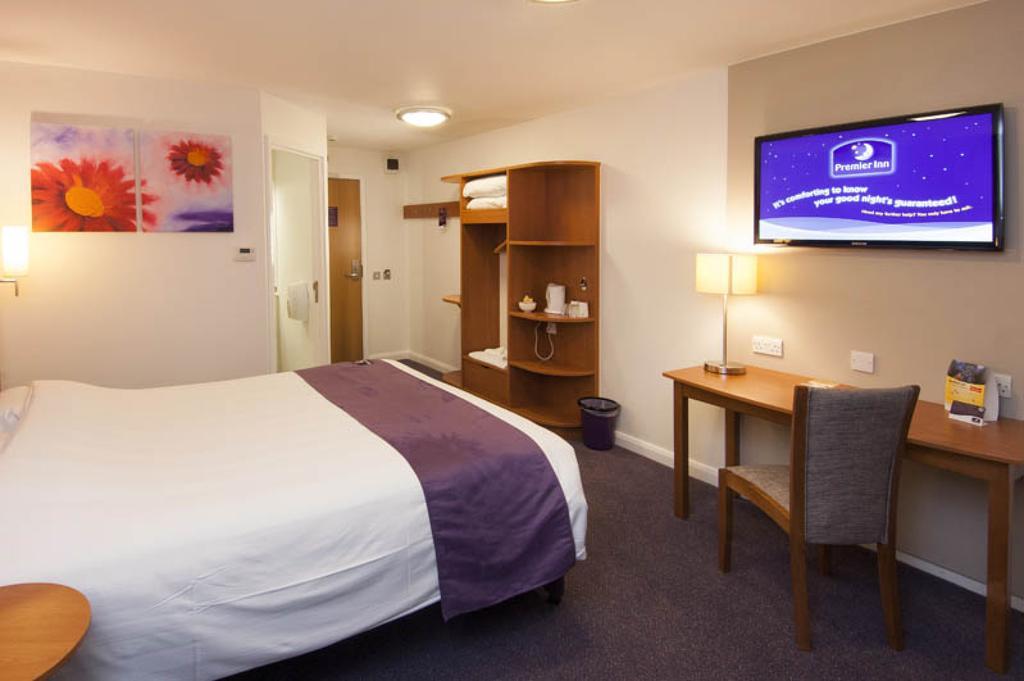 Premier Inn Newcastle City Centre Millennium Bridge Екстериор снимка